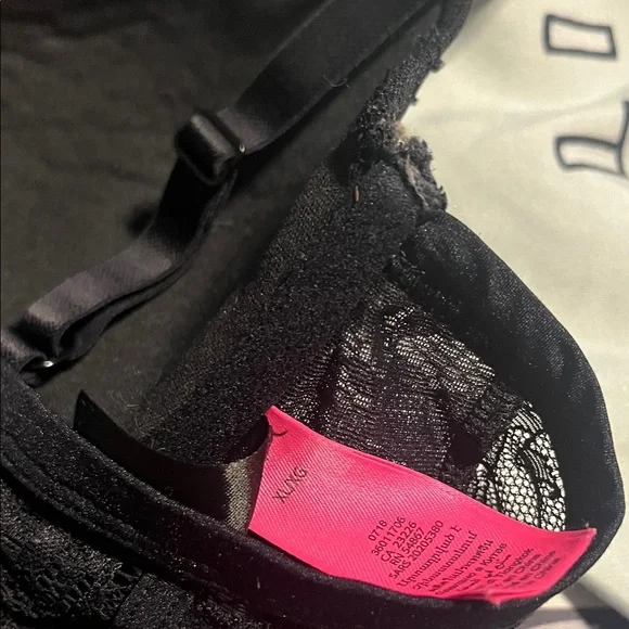 La SENZA Black Lace Push-Up Bra with Cutout Floral Pattern - Picture 6 of 6